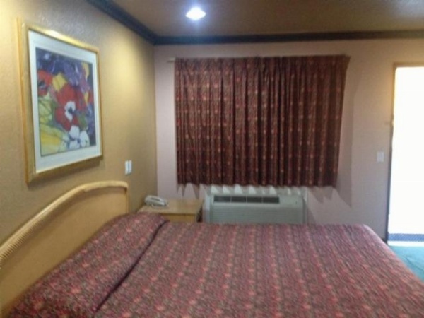 All 8 Motel image 15